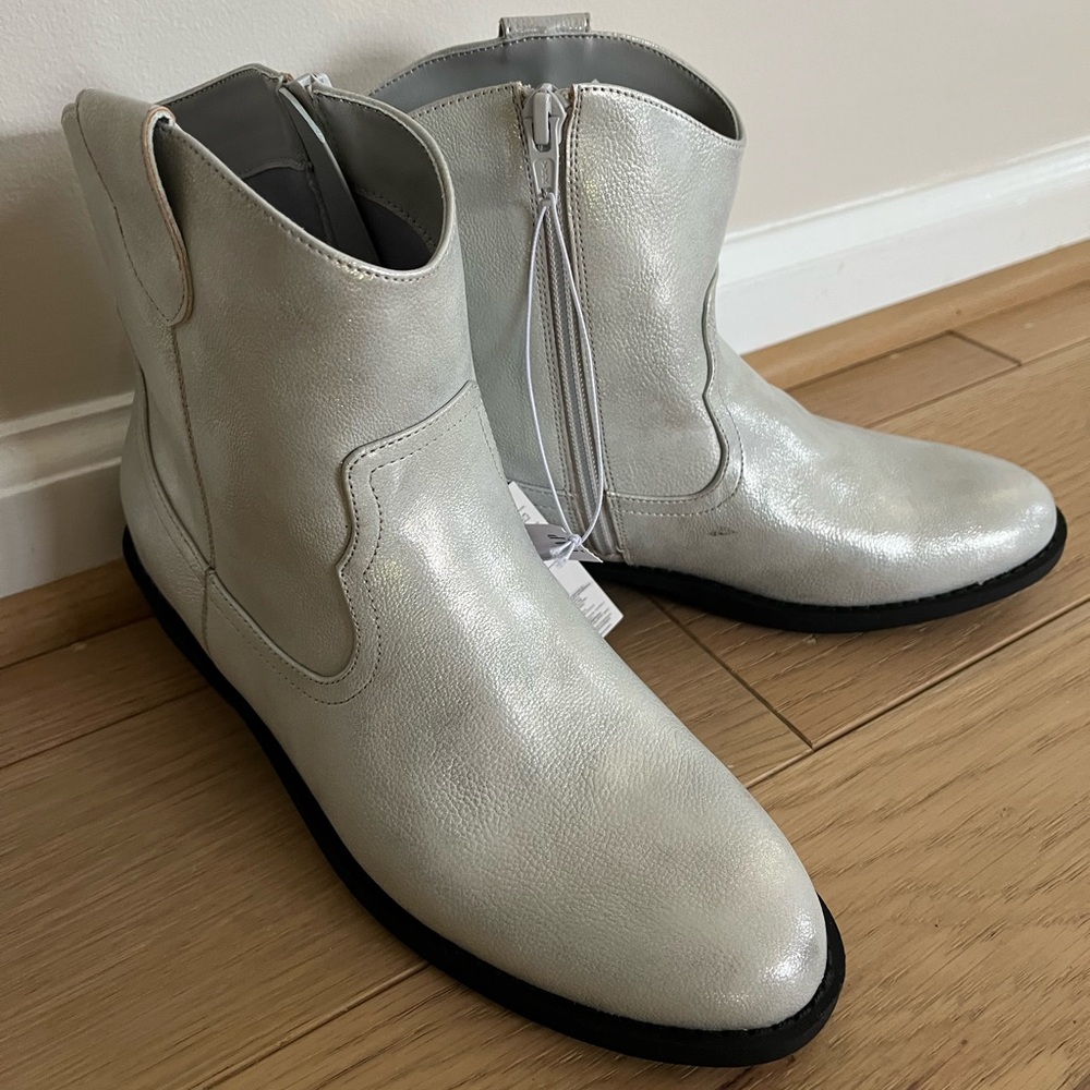Girl’s GAP Silver Ankle Boots